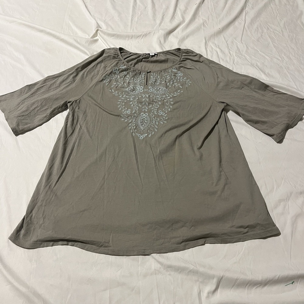 J. Jill Women's XL Green with Blue Floral Embroidered Design Flowy‎ Blouse